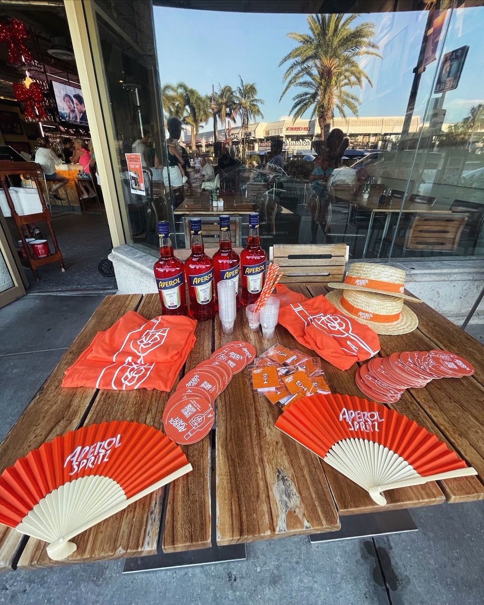 ScannellTalent's tweet photo. Every season is for @aperolspritzofficial 🧡 https://t.co/poO9f0wDfV