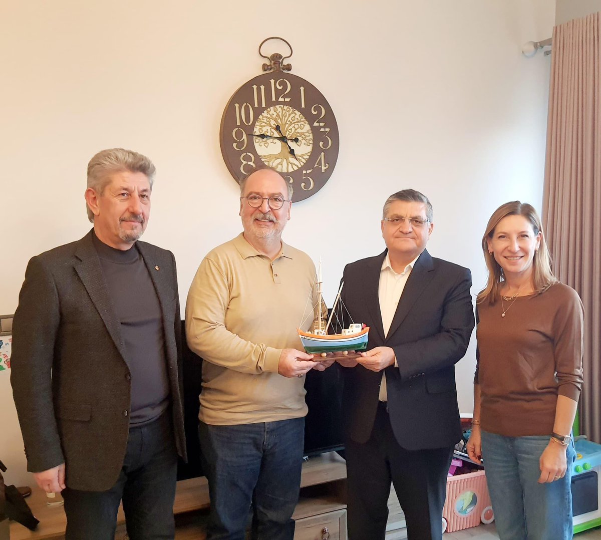 ✈️Pegasus Yönetim Kurulu Heyeti Sinop’u Ziyaret Etti…

📌Bir dizi inceleme ve değerlendirme yapmak üzere #Sinop’a gelen Pegasus Hava Yolları Yönetim Kurulu Başkanı Sn.Mehmet Tevfik Nane, Pegasus Genel Müdürü Sn.Güliz Öztürk ve beraberindeki üst düzey heyet, İlimizin tarihi,