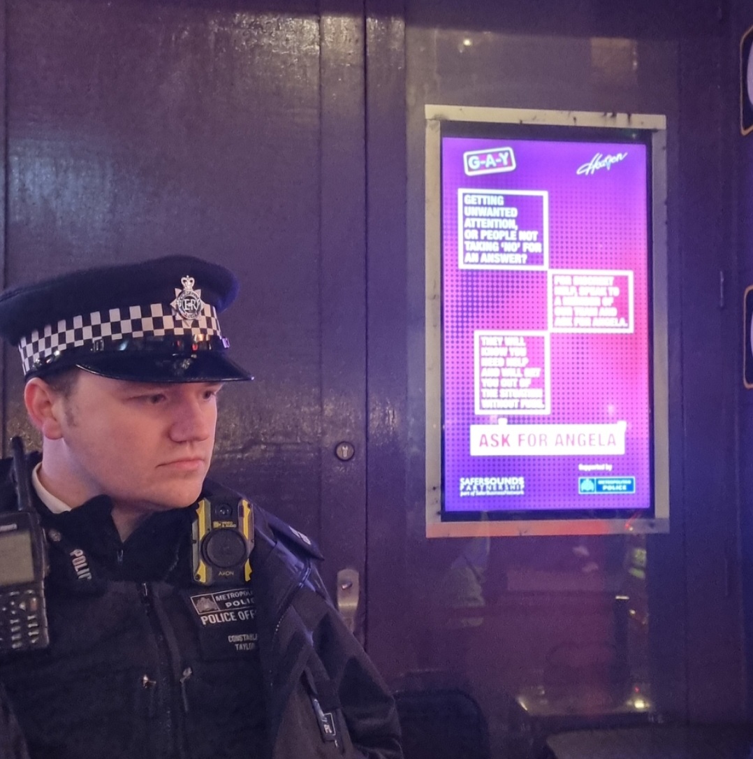 MPSWestminster's tweet image. Day 6 - #16DOA against VAWG!

@Metpoliceuk Volunteers took to the streets of #Mayfair to deliver #VAWG prevention advice.

We are working in partnership with @SBN_BCRP to raise awareness around drink spiking &amp;amp; #AskForAngela.

Learn more here:
met.police.uk/police-forces/…