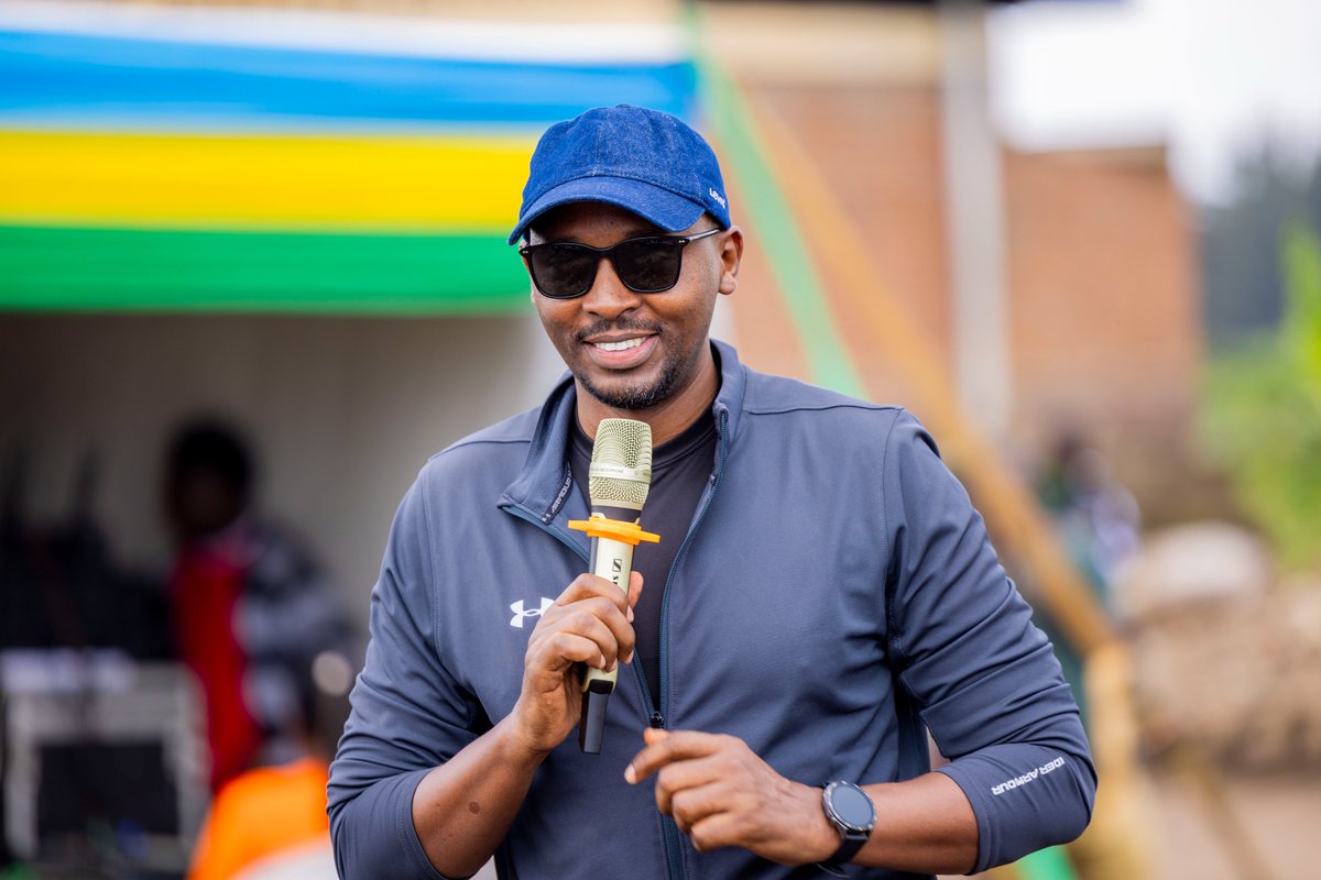 Ministry of Health | Rwanda (@rwandahealth) on Twitter photo Uyu munsi, Minisitiri <a href="/nsanzimanasabin/">Dr Sabin Nsanzimana</a> ari kumwe n'abahagarariye @WHOrwanda, <a href="/UNAIDSRwanda/">UNAIDS Rwanda</a> , abayobozi b'ibitaro n'abafatanyabikorwa mu rwego rw'ubuzima mu Rwanda, bifatanyije n'abaturage ba Mbugangari, mu murenge wa Gisenyi, @Rubavudistr mu muganda rusange.
Uyu muganda wo Uyu munsi, Minisitiri <a href="/nsanzimanasabin/">Dr Sabin Nsanzimana</a> ari kumwe n'abahagarariye @WHOrwanda, <a href="/UNAIDSRwanda/">UNAIDS Rwanda</a> , abayobozi b'ibitaro n'abafatanyabikorwa mu rwego rw'ubuzima mu Rwanda, bifatanyije n'abaturage ba Mbugangari, mu murenge wa Gisenyi, @Rubavudistr mu muganda rusange.
Uyu muganda wo