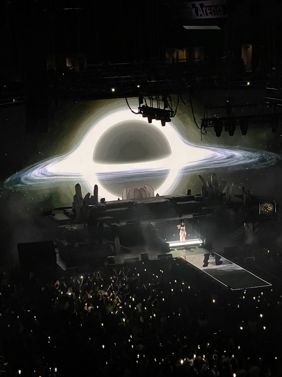 FreeTori's tweet photo. And it was so worth it! Jhené’s Magic Hour concert last night was a motherfucking viiiiibe! https://t.co/nIqNo6fLNb
