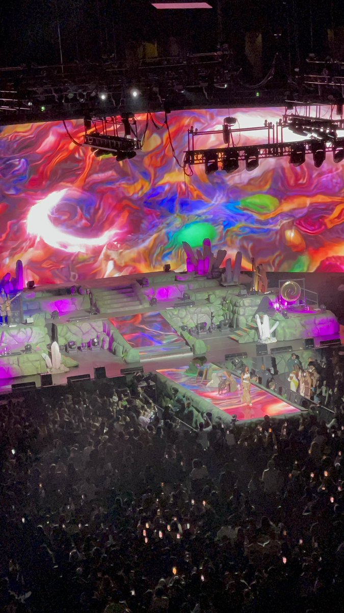 FreeTori's tweet photo. And it was so worth it! Jhené’s Magic Hour concert last night was a motherfucking viiiiibe! https://t.co/nIqNo6fLNb