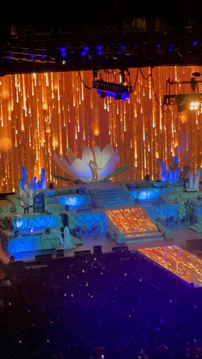 FreeTori's tweet photo. And it was so worth it! Jhené’s Magic Hour concert last night was a motherfucking viiiiibe! https://t.co/nIqNo6fLNb
