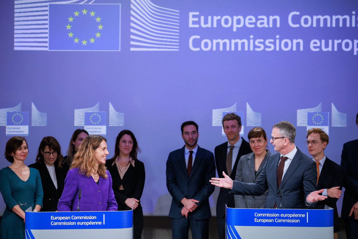 Eric Mamer (@mamereric) on Twitter photo Today marks the end of my tenure as chief spokesman of <a href="/EU_Commission/">European Commission</a>.
Thank you President <a href="/vonderleyen/">Ursula von der Leyen</a> for the trust during these five incredible & eventful years.
And 🙏🏻 wonderful colleagues of the Spokesman Service.
Now, welcome to new chief spokes <a href="/Pinhopau/">Paula Pinho</a> ! Good luck! Today marks the end of my tenure as chief spokesman of <a href="/EU_Commission/">European Commission</a>.
Thank you President <a href="/vonderleyen/">Ursula von der Leyen</a> for the trust during these five incredible & eventful years.
And 🙏🏻 wonderful colleagues of the Spokesman Service.
Now, welcome to new chief spokes <a href="/Pinhopau/">Paula Pinho</a> ! Good luck!