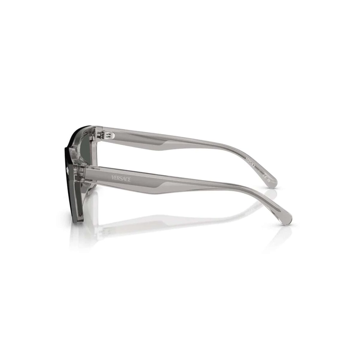 zakioptical's tweet photo. الاطلالة المتألقة في طريقها إليك لتقتنيها.. 😎

ارتدي #نظارة_فرزاتشي واستمتعي بشتاء حالم 

#زكي_للبصريات https://t.co/eaJqnzNZzB