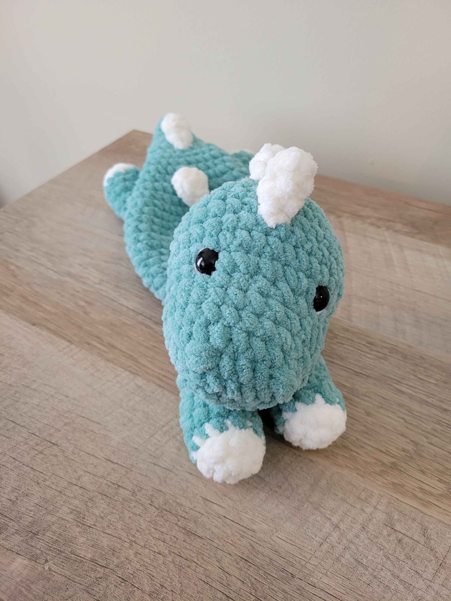 I've just updated my etsy shop to include some crochet plushies I have made if anyone is interested in checking it out: etsy.com/shop/thequirky…

With the holidays coming up, these make for a unique handmade gift! I'm also open to custom orders, so feel free to reach out :) ❤️