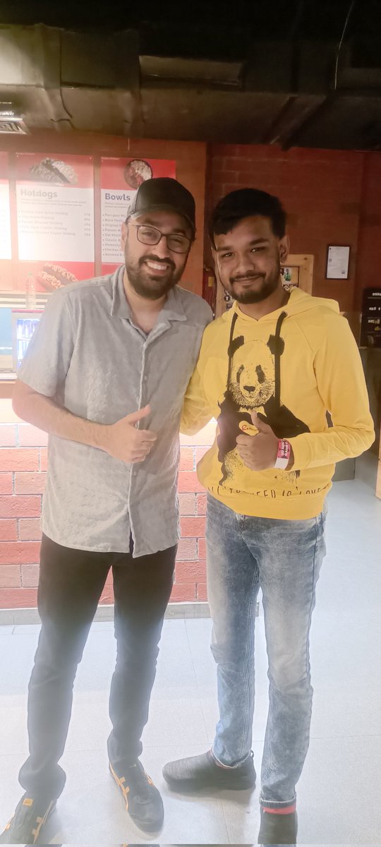 tapesnuchess's tweet photo. I still can't believe my eyes I met these amazing legends!!!! I will never ever forget this day in my life! ๐ฅน๐๐
#ChessChampionship #chessbaseindia #chesscom #chesscomindia #DingGukesh https://t.co/9mgASMblaP
