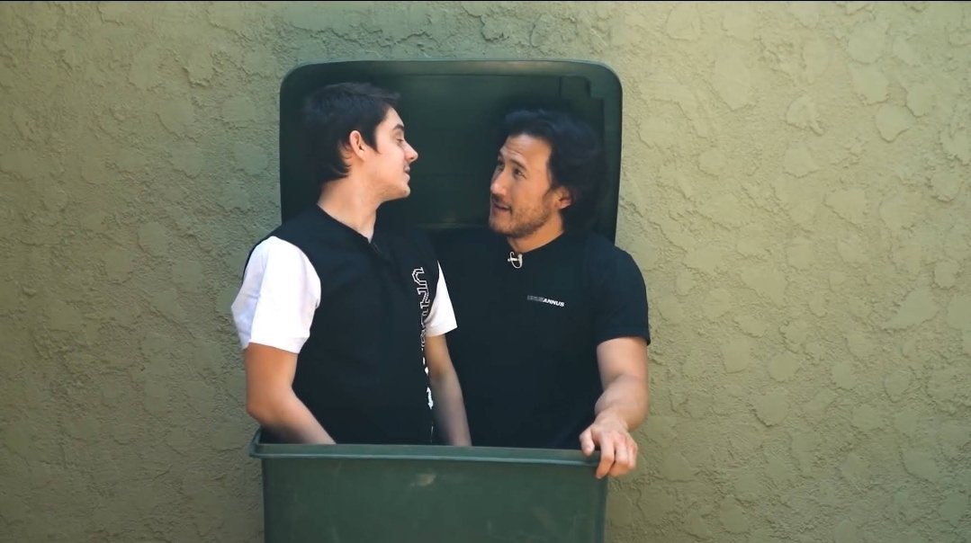 Unus Annus: No Context tweet media