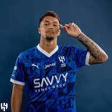 AsKm11233's tweet photo. @OfificaRlay لاعاد اشوفهم ابد اقسم بالله العظيم اللي جلس يصير كارثه وجمهور الهلال ساكت على كل شي الهلال كان يحتاج جناح تجيب مهاجم ليه   لا وبعد بكم اربعين مليون واخر شي دكه الله  يشيلكم. اللي جلس يصير كارثه الهلال يحتاج دفاع موليد وحناج غير كذا والله كارثه https://t.co/UYjlkUdDf4