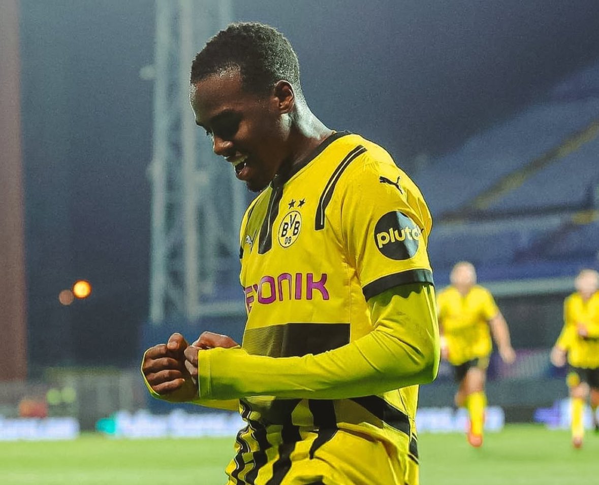 FabrizioRomano's tweet photo. 🟡⚫️⭐️ Jamie Bynoe-Gittens scores as Bayern conceded a goal after 697 mins in 7 games…

…and it’s 3 goals, one assist in the last 3 games for JBG. https://t.co/PrrrtQ8fGT
