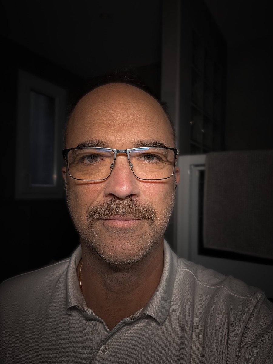 #movember d’annee en année cette moustache de novembre s’améliore, je vais finir par la garder 🤓