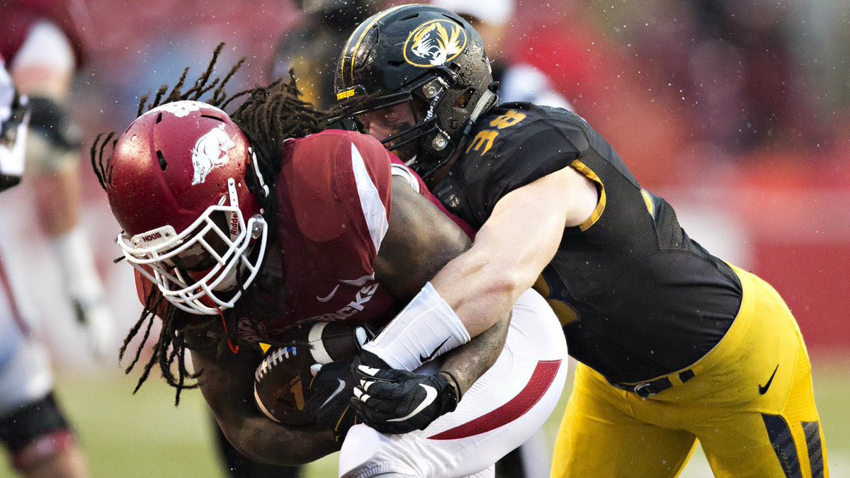 ericbeisel's tweet photo. To all of my illegitimate children in the state of Ar-kansas (there are too many), Daddy loves you ๐
MIZ by 38 #BattleLineRivalry , since 2016 #BeiselBowl #NotLikeUs ๐
โโ๏ธ https://t.co/wANWP8eHpu