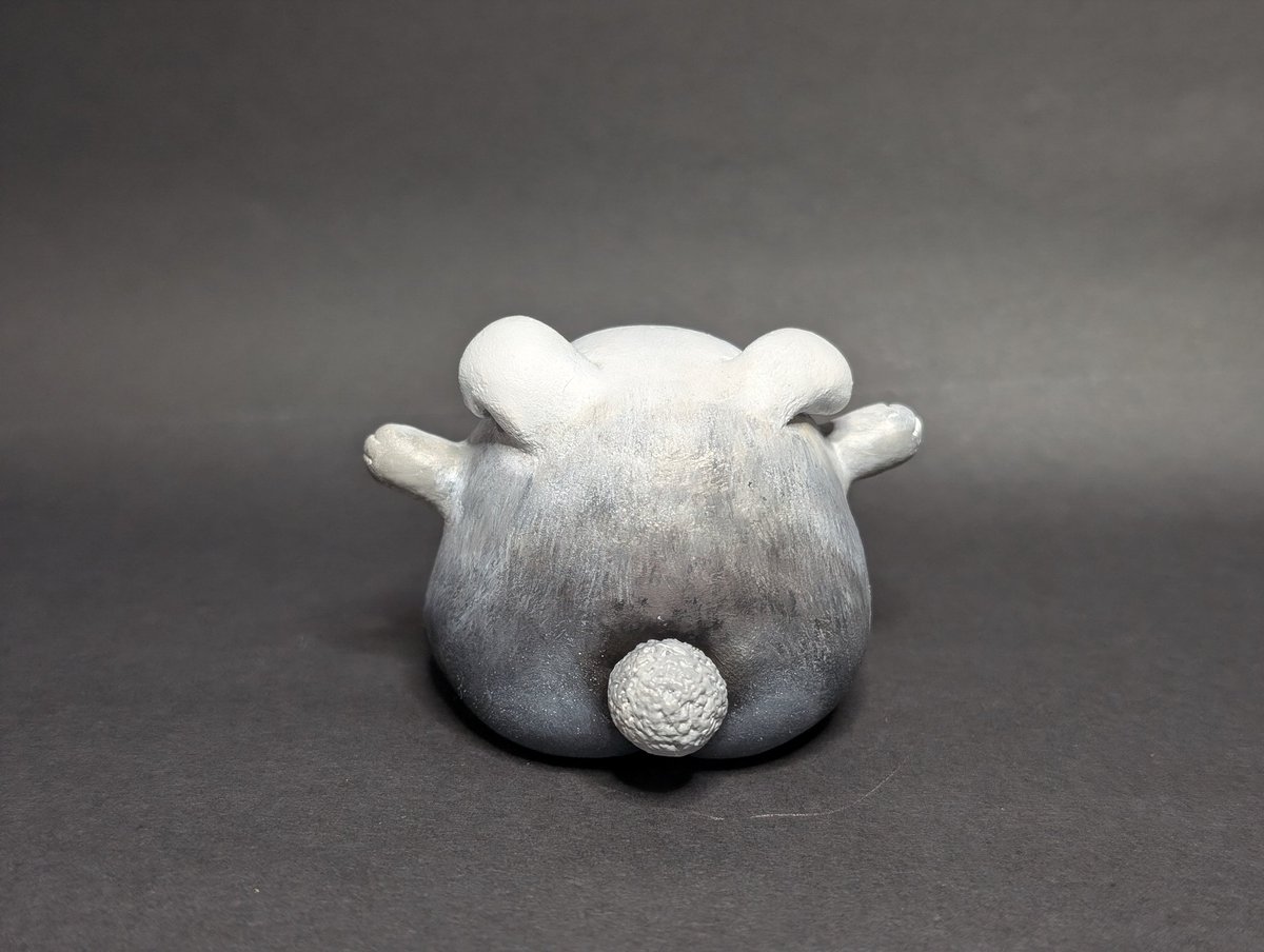 KLiTnotes's tweet photo. Bunny Vampire 
A bigger version of my bunnies.

#sculpture #art #rabbit #bunnies #handmade #handpainted #kltsculpts #rabbitart #clayart #polymerclay #vampire #horror #vampirerabbit https://t.co/vQZNlxttR4