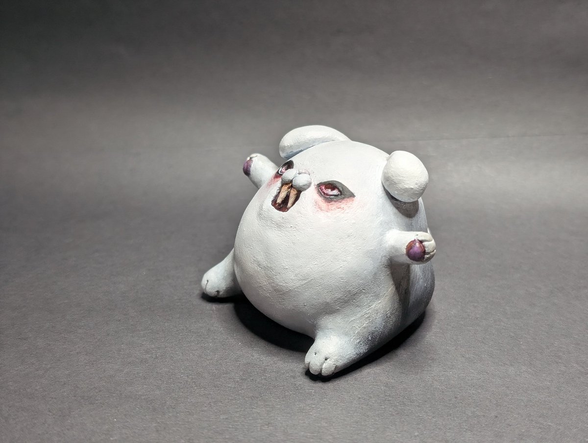 KLiTnotes's tweet photo. Bunny Vampire 
A bigger version of my bunnies.

#sculpture #art #rabbit #bunnies #handmade #handpainted #kltsculpts #rabbitart #clayart #polymerclay #vampire #horror #vampirerabbit https://t.co/vQZNlxttR4