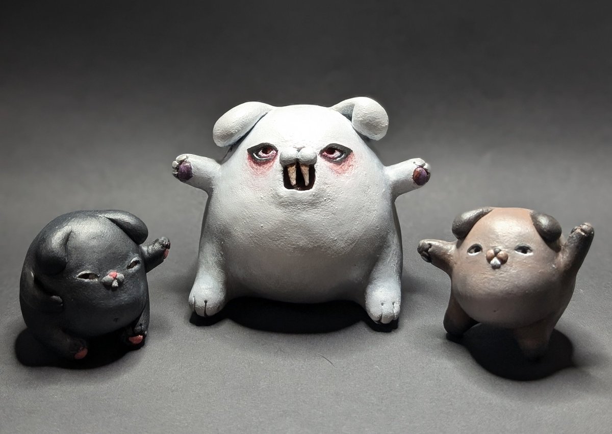 KLiTnotes's tweet photo. Bunny Vampire 
A bigger version of my bunnies.

#sculpture #art #rabbit #bunnies #handmade #handpainted #kltsculpts #rabbitart #clayart #polymerclay #vampire #horror #vampirerabbit https://t.co/vQZNlxttR4