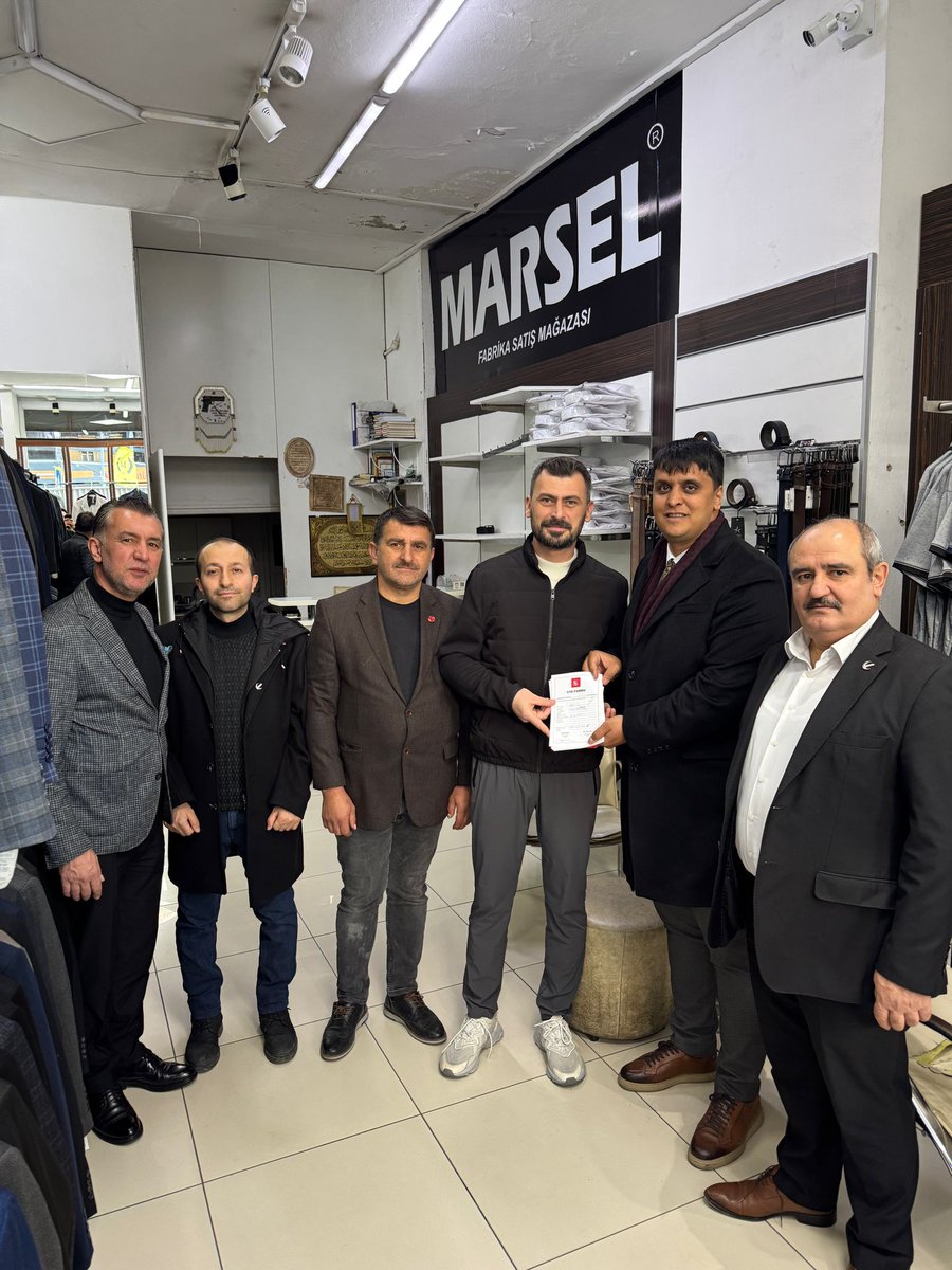 Çamçeşme Mahallemizde Esnaf ve Üye Stand Çalışmalarımızı Gerçekleştirdik.
İşçisi,Memuru,Emeklisi,Esnafı Kısacası Halkımız Yeniden Refah Partisi İktidarında Refah'a,Huzur'a Bolluk ve Bereket'e Kavuşacaktır.
Aziz Milletimizin Umudu Yeniden Refah Partisi'dir  Dr.Fatih ERBAKAN'dır.