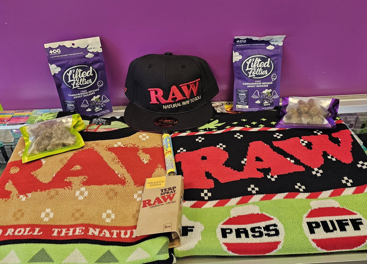 VaperForge's tweet image. We DO sell ugly sweaters! 😂 And we sell the BEST Premium flower, grown in the USA!!! We also have a variety of great hats, gummies, suckers, and other amazing products!

WE HAVE A PLETHORA OF THAT PREMIUM!

#vaperforge #bestvapeshopon280 #premiumflower #RAW