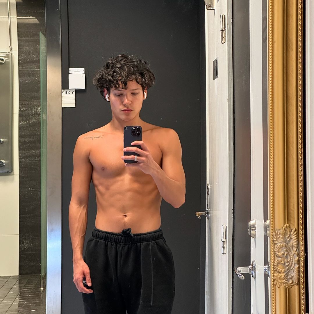 ᅠ ‍ᅠ𝐄𝐋𝐈𝐄 .ᐟ 🌼 sh tweet media