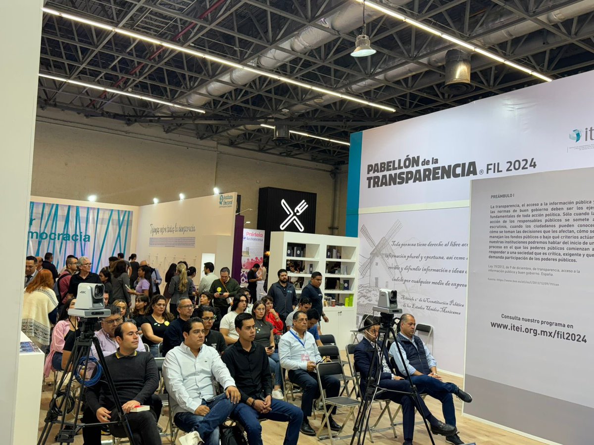 🔴#EnVivo | 📚Presentación del libro "Sistema Parlamentario y Presidencia por un Sistema Híbrido en México".

👥Gregorio Castillo, <a href="/AdrianAlcala75/">Adrián Alcalá</a>, <a href="/pviveros/">Vicente Viveros</a>, <a href="/15_matthew/">Alan Matthew Cisneros</a>, <a href="/AzucenaSalcido/">Azucena Salcido</a>.

#PabellónDeLaTransparencia
📽️ youtube.com/live/BqEtwb2AB…