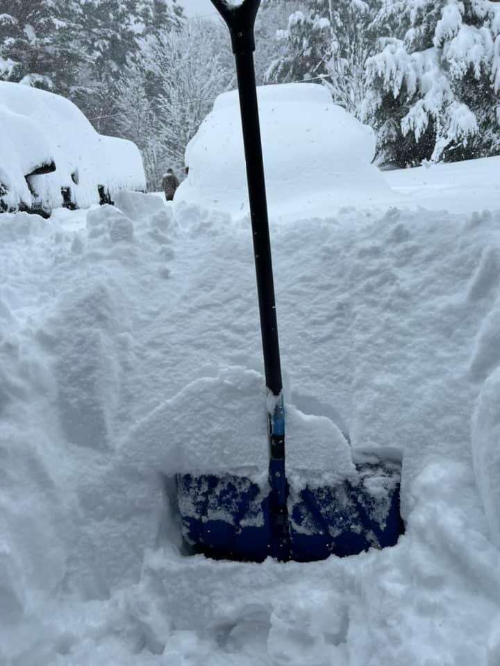 Update from #Orillia, over 2 FEET!

#OnWx #Onstorm