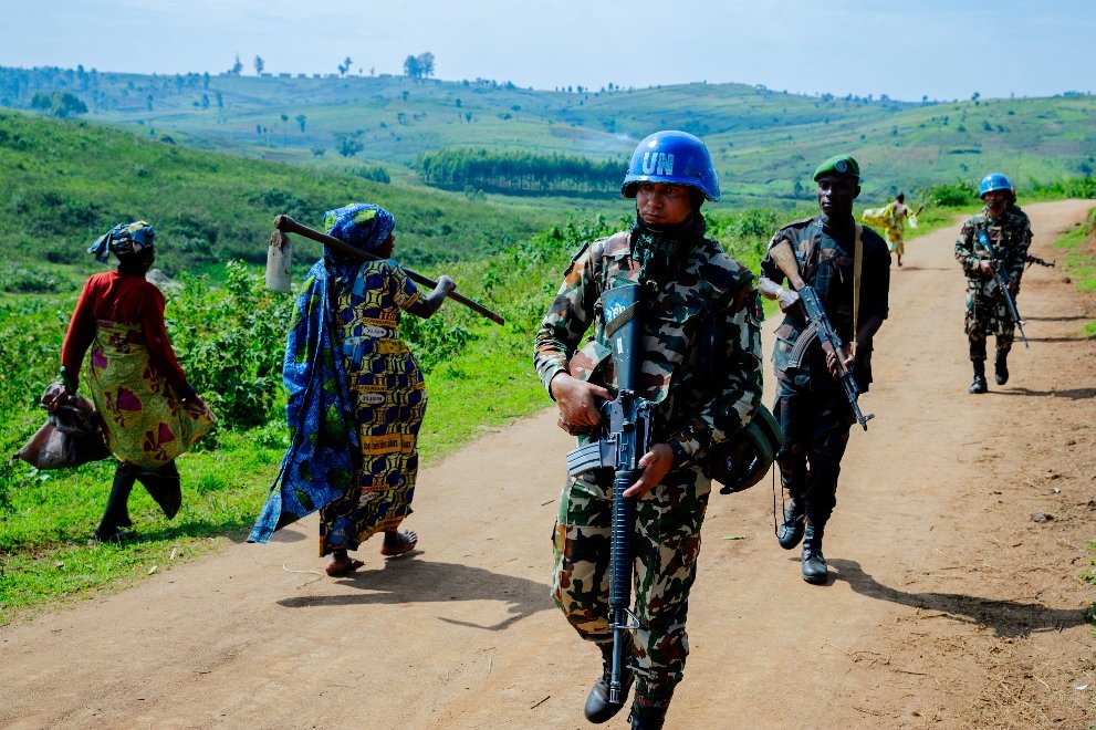 GrandsLacsNews's tweet photo. Ce 30 novembre 2024 marque les 25 ans de la présence de la Mission Onusienne en #RDC.
#MONUC à ses debuts puis @MONUSCO dès juillet 2010 ; cette Mission créée par une résolution du Conseil de sécurité de l’ONU a pour principal mandat la protection des civils. https://t.co/Gmyn7CjyNU