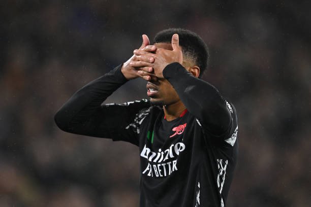 IDGoonerscom's tweet photo. HT: West Ham 2-5 Arsenal. 

What a first half….. ngga nyangka Arsenal bikin 4 gol dalam 35 menit, lebih ngga nyangka lagi West Ham balas 2 gol dalam waktu dekat. Untungnya Arsenal nambah 1 gol lagi sebelum HT. GOONERS YANG NGGA NONTON MATCH INI RUGI! https://t.co/Sm8Mo5Nsj6