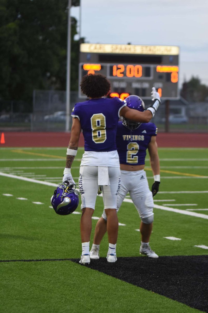 6’3 200lbs FOOTBALL PLAYER can play wherever, Big violent and hungry, 

2nd team all league  

56tackles 14TFL 3sacks 3FF 2FR 

hudl.com/v/2QqpgK