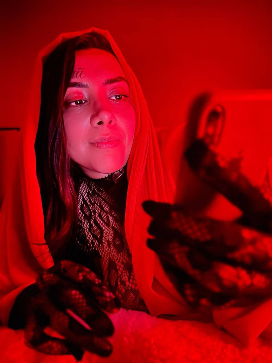 LSexualidadSa's tweet photo. Eleva tu consciencia sexual, descubre el verdadero potencial de tu energía creativa, yo te muestro como. 🌹❤️🧿✨

Escucha mi ultima canción 

https://t.co/VIaaJjze87

🌹SOY ARTISTA-SACERDOTISA 🌹 alquimista sexual enfocada en el despertar sexual colectivo 🐍🔥 https://t.co/De4bFucIw9