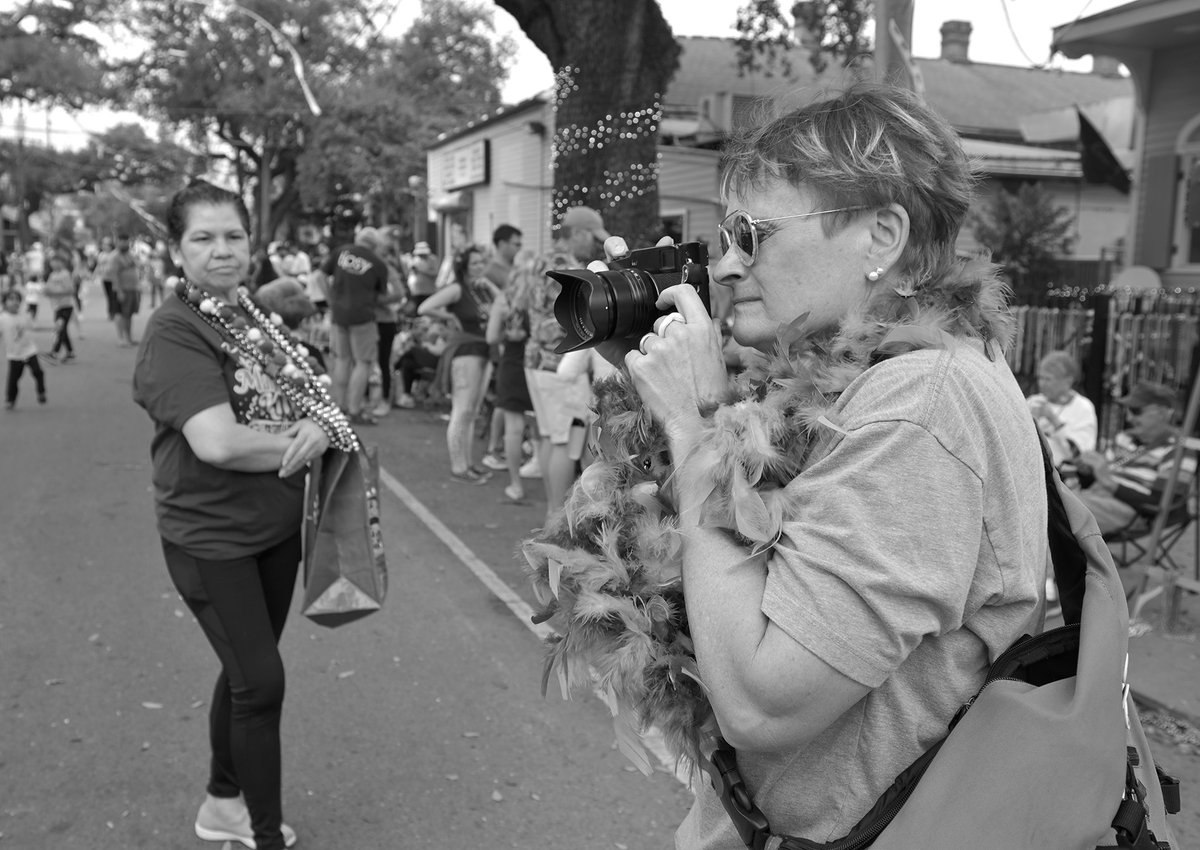 strembicki's tweet photo. @PhotogsAtWork Aimee Tomasek, who has photographed Mardi Gras in New Orleans for the past 25 years at work on Magazine St. 2024 https://t.co/9qammVfAQJ