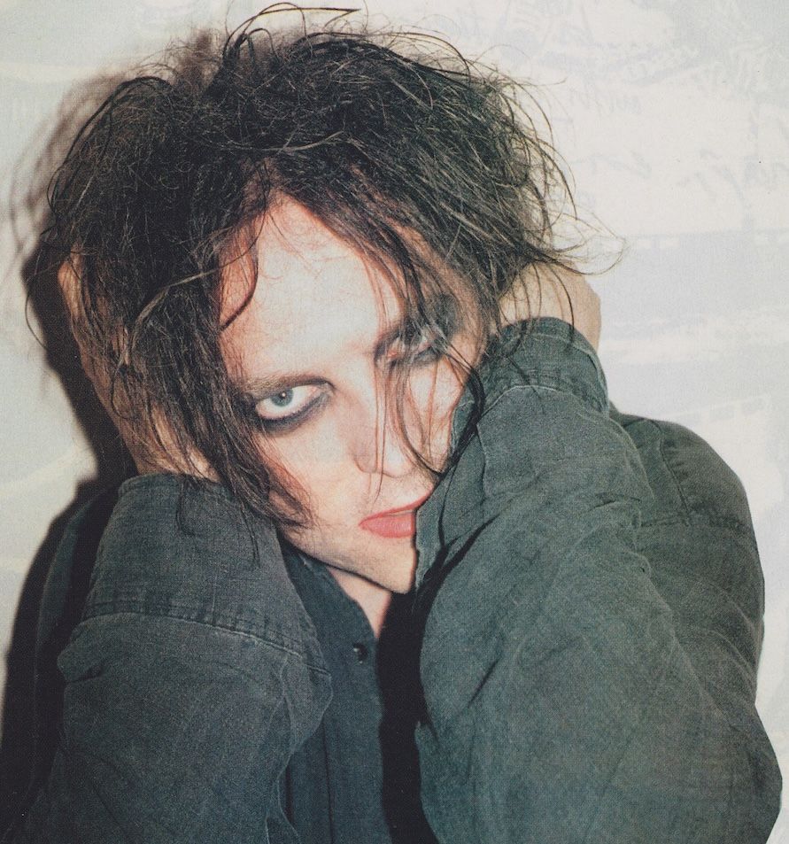 TheCureForever_'s tweet photo. Robert Smith captured in raw emotion for Revolver, November 2004. Hauntingly beautiful, just like his music. 🖤✨
#TheCure #RobertSmith #RevolverMagazine #PostPunk #GothIcons #MusicLegends https://t.co/rBY5MtzMZk