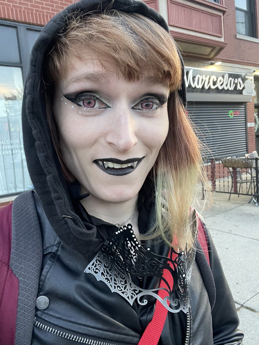 Blushing_Rocker's tweet photo. Vampire photo dump https://t.co/I9zEM3PXeA