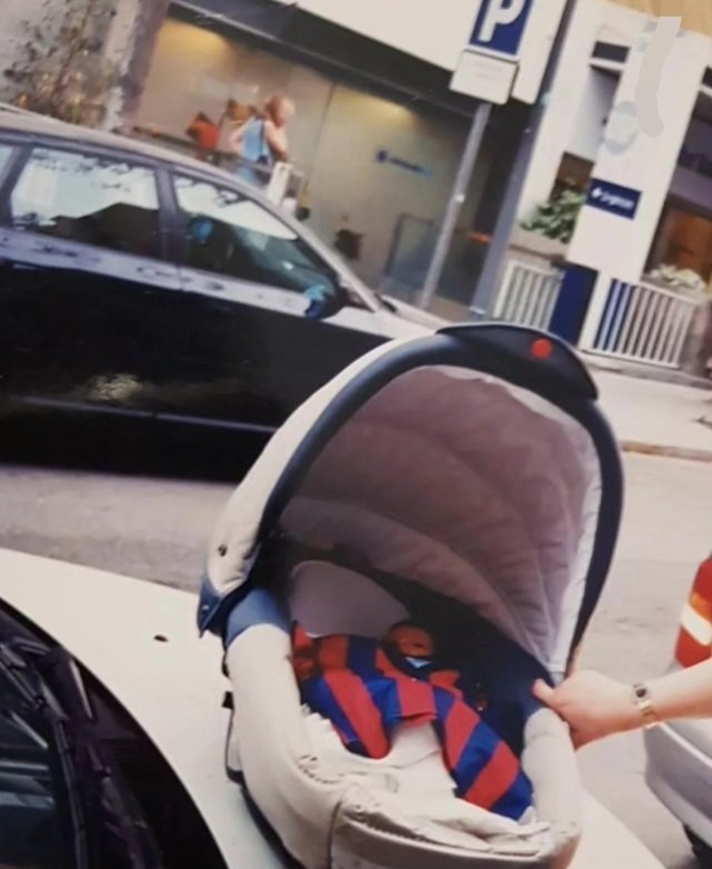 En néixer, vaig sortir de l'hospital vestida així. Suposo que sempre he dut l'escut al pit 💙❤️

#125aniversari