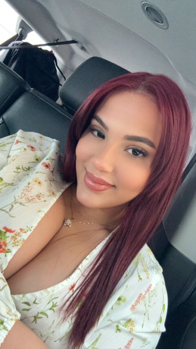 2 pic. Y si entre el y yo hay conexi�n, me indic� pa la misi�n ~ HAPPY HOLIDAYS BABIES https://t.co/