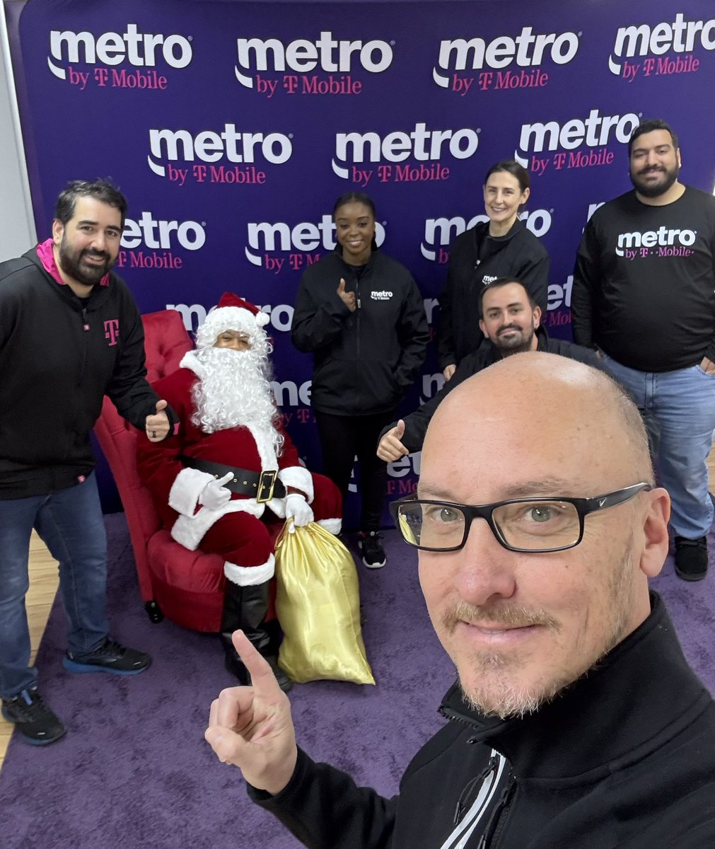 MagentaMattAk (@magentaak) on Twitter photo Hey look. It’s Santa!! Stop by @MetrobyTmobile in Elyria OH and meet the big guy himself!! Sam and team are out here to help!! <a href="/CentralEast/">Central East Region</a> Hey look. It’s Santa!! Stop by @MetrobyTmobile in Elyria OH and meet the big guy himself!! Sam and team are out here to help!! <a href="/CentralEast/">Central East Region</a>