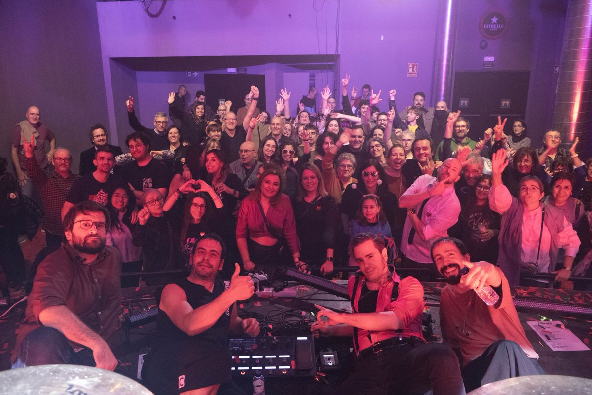 Nit bestial a Reus! Moltíssimes gràcies als herois i heroïnes que ens han acompanyat. La gira per sales no s'atura, us esperem a Lleida i a Vic, entrades ja a la venda! 🔥

🎟 entradas.codetickets.com/entradas/7sisp…