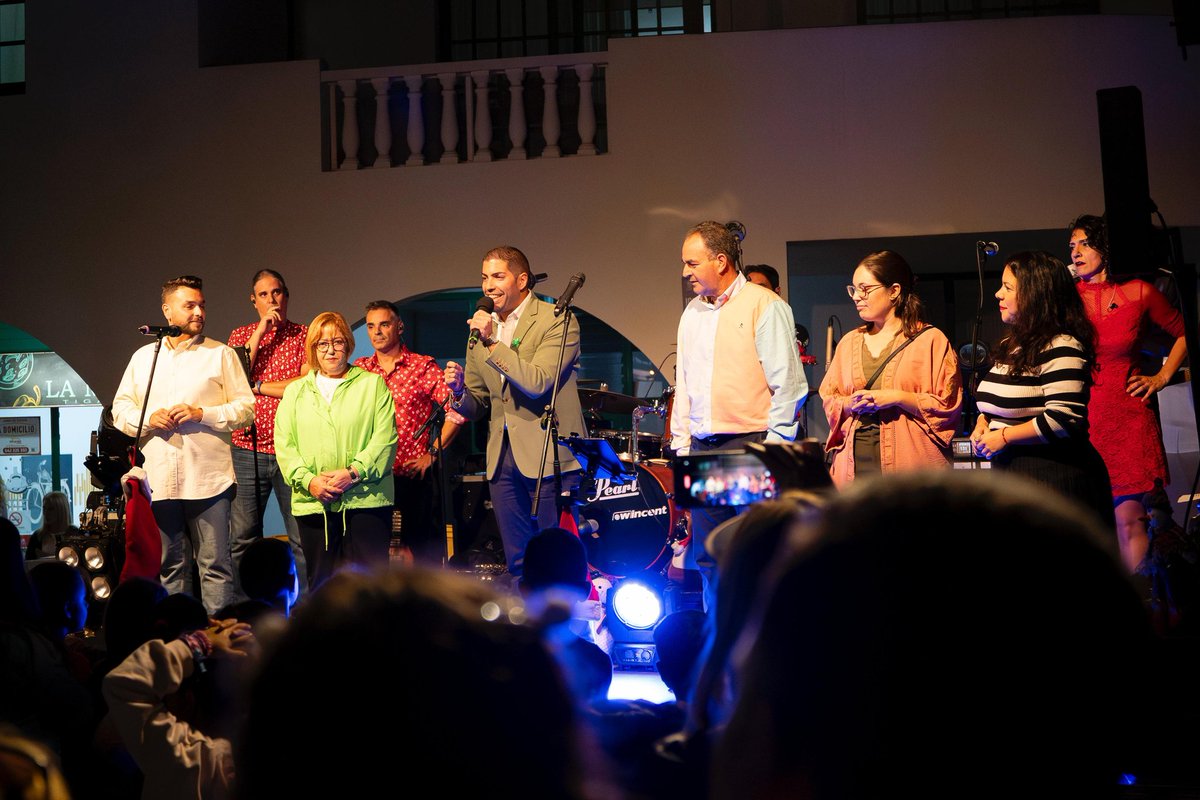 🎄⭐️ La Frontera se llena de vida y de luz en la segunda edición de "La Noche de las estrellas". Gracias a todas las personas que lo hicieron posible. <a href="/AytoLaFrontera/">Ayto La Frontera</a> #Navidad