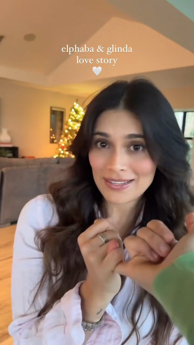 cachersociety's tweet image. NUEVO REEL | calleypoche

link: instagram.com/reel/DDA3aMuRJ…

#CACHÉ #CALLEYPOCHÉ #INSTAGRAM