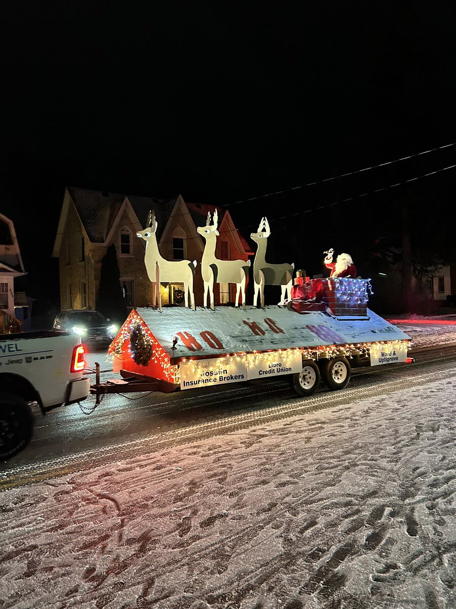 A great time this evening at the Listowel Santa Claus Parade! Great to see everyone and all the awesome floats!