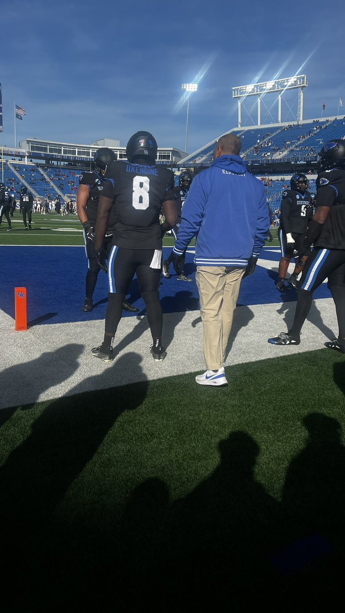 RileyYork0's tweet photo. Had a amazing time visiting the university of Kentucky was cold but had a great time💙 @UKFootball  @Hunter_DeNote @HHrecruits @ONEWAYINC1 @JalanSowell @manman_henry28 @MikeTucker52 https://t.co/Yy5nuNaKHa