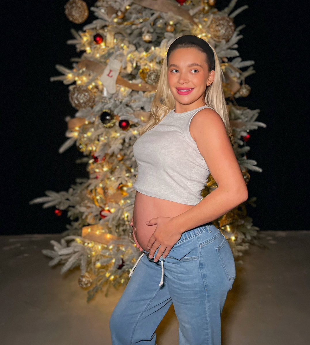 Last Christmas before I’m a Mama 🥹