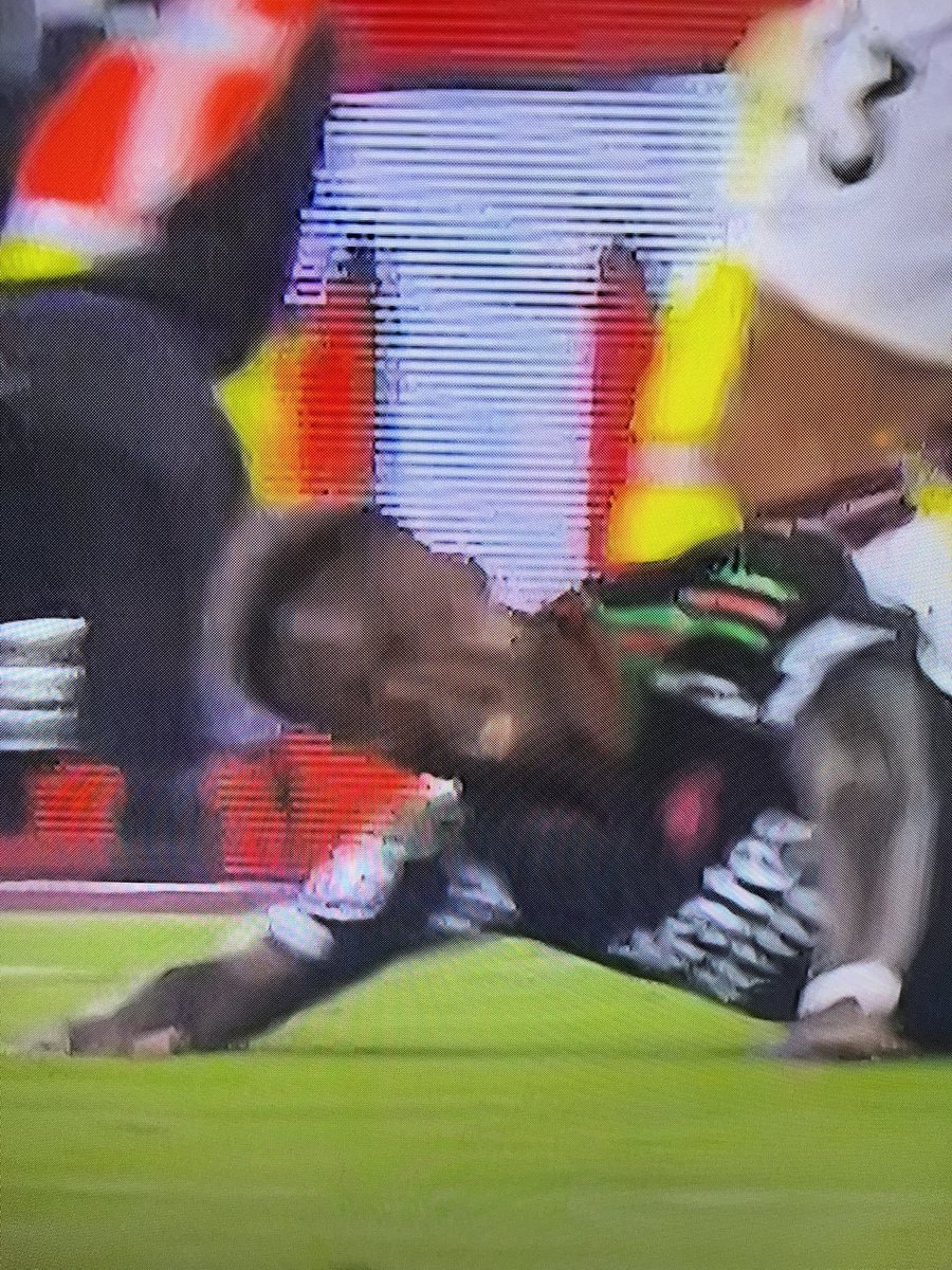 simonfosterj's tweet image. Is being tripped up really as painful as being shot by a sniper ?