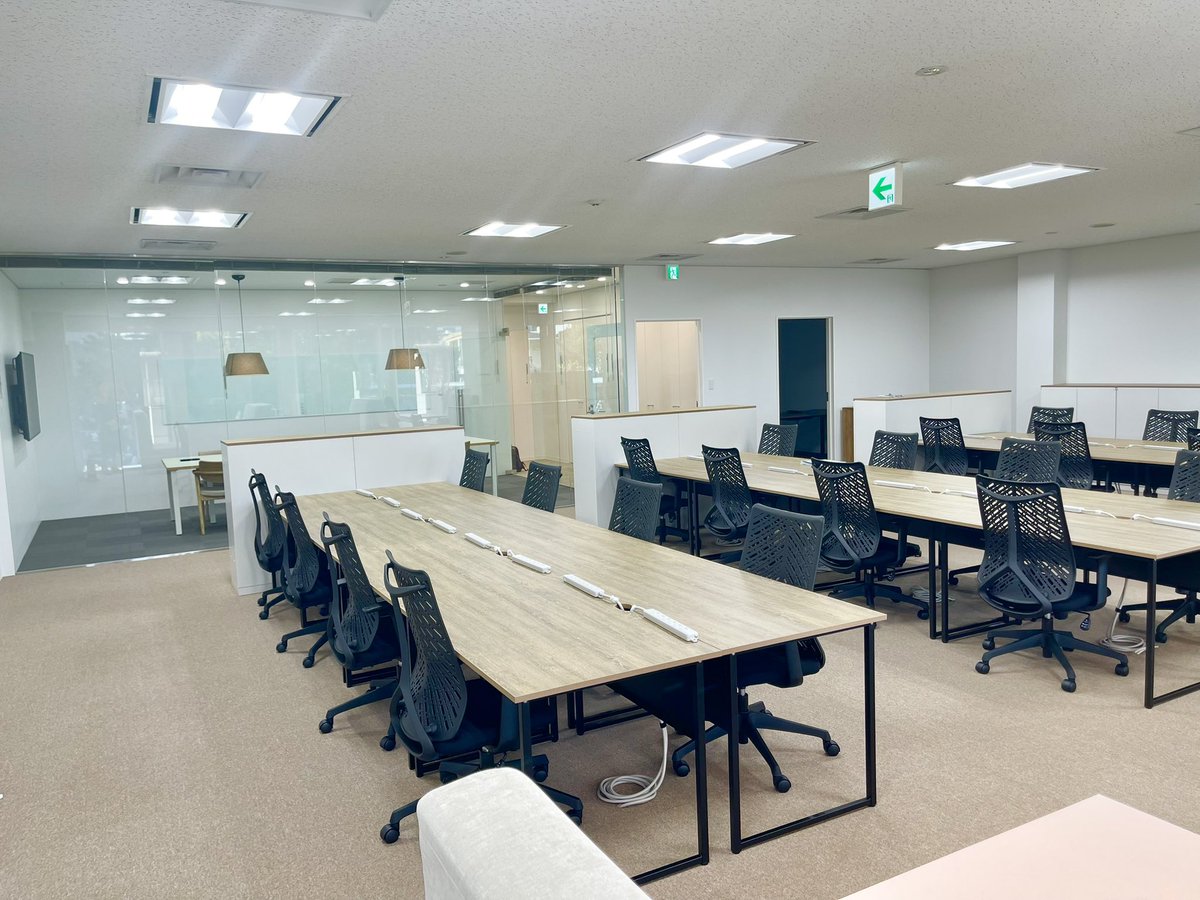 開業15年目に入りました。
職員は29名。
３人目の子が生後2ヶ月のときに開業して、
4人目、５人目、６人目と出産しながら保育園や認定こども園を作ったり。
社労士法人としては横浜だけでなく名古屋、福岡、神戸、千葉とフルリモートの正社員が活躍する組織になっています。