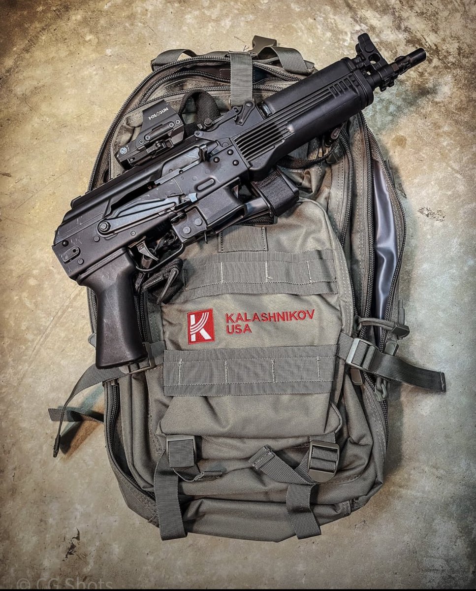 WeaponsVault's tweet photo. Gotta love the KP9 https://t.co/S4CNRqnyZt