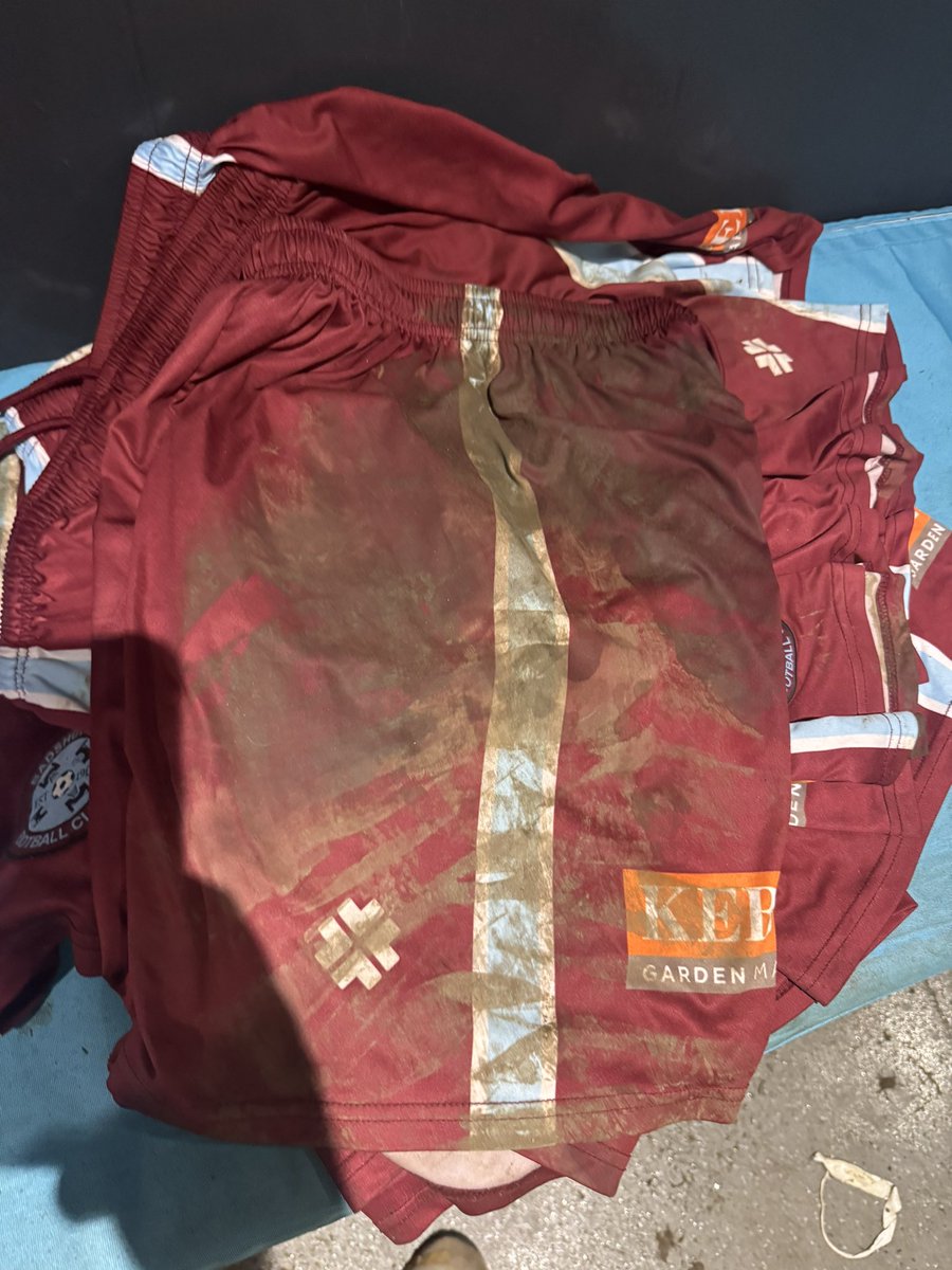 Absolutely buzzing 🐝

What a performance from the lads!

Now the hard work starts. 
Can we have a minute for the kitmen out their tonight 🤣🫠 <a href="/BLFC1907/">Badshot Lea FC</a> <a href="/IsthmianLeague/">The Pitching In Isthmian League</a>