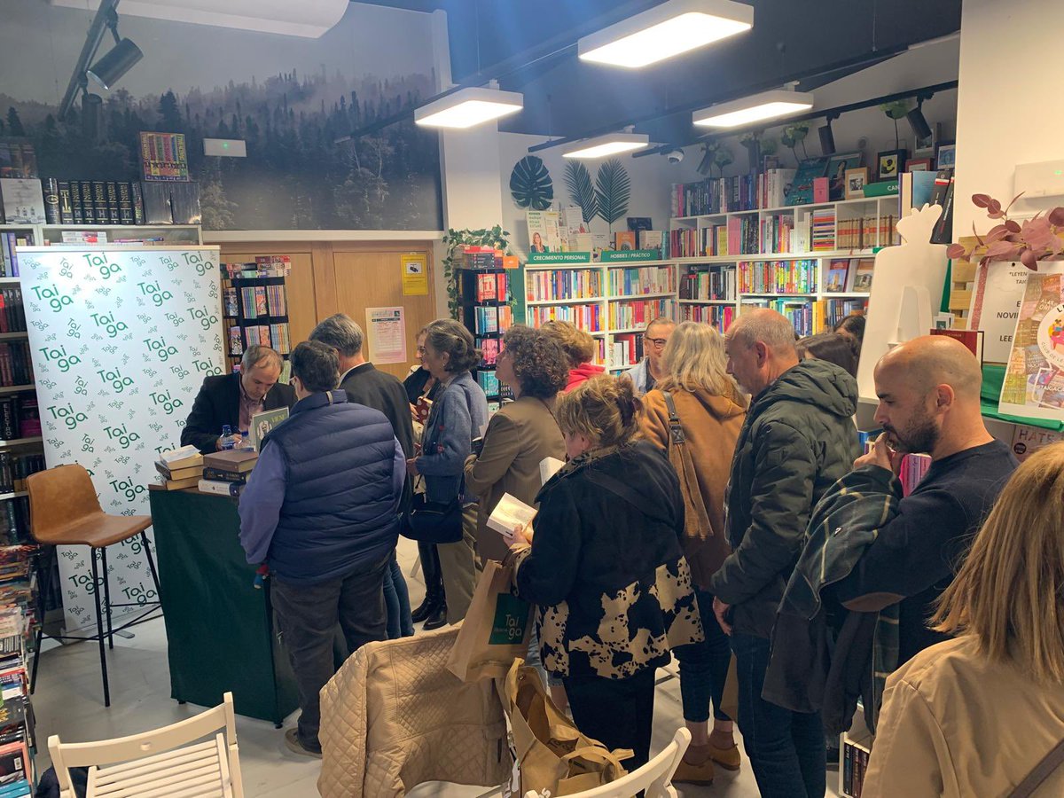 🏰 Luis Zueco 📚 tweet media