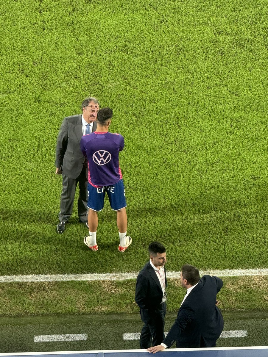 mdaswani's tweet image. 💭 Larga conversación entre Enric Gallego y el director general del @CDTOficial

🀄️ Juan Guerrero ha transmitido en el club su malestar con lo que considera una campaña injusta y cruel contra él: cree que se le están imputando los errores que en realidad corresponden a Garrido