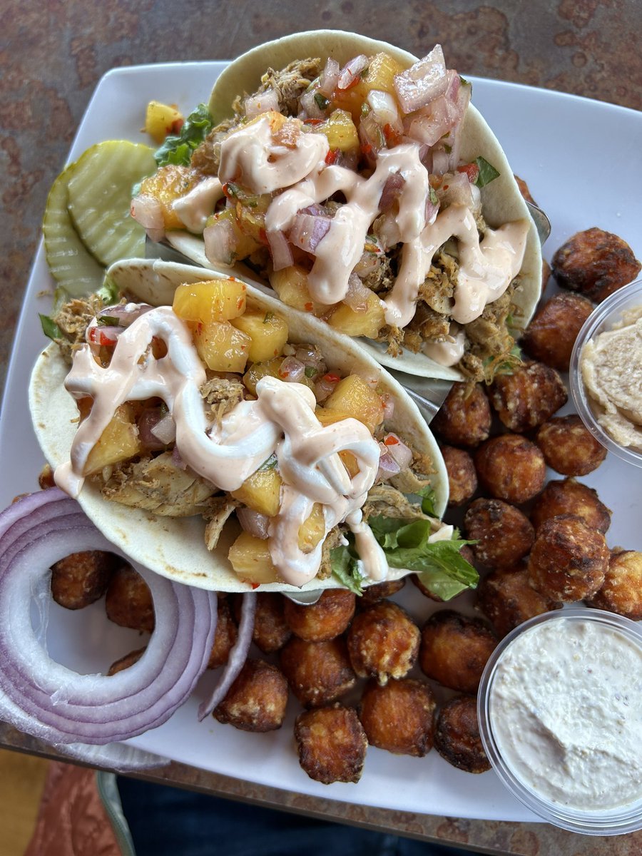andyflyfisher's tweet photo. Reads Landing for lunch today, very nice Cajun Chicken Tacos
#Wabasha #Readslanding #Minnesota https://t.co/UzNkoeNywc