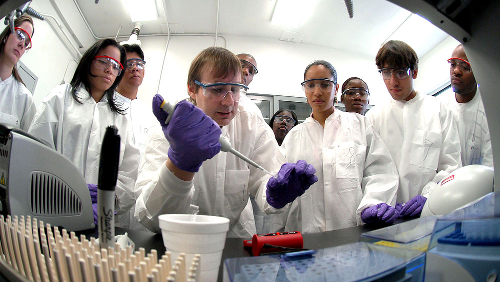 Brookhaven Lab (@brookhavenlab) on Twitter photo We're now accepting applications for <a href="/doescience/">DOE Office of Science</a> summer programs for college students and faculty.
Summer Undergraduate Laboratory Internship: bit.ly/3tbyH9V
Community College Internship: bit.ly/3hrs8gM
Visiting Faculty Program: bit.ly/3Tzpjbb We're now accepting applications for <a href="/doescience/">DOE Office of Science</a> summer programs for college students and faculty.
Summer Undergraduate Laboratory Internship: bit.ly/3tbyH9V
Community College Internship: bit.ly/3hrs8gM
Visiting Faculty Program: bit.ly/3Tzpjbb