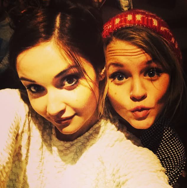 lucyBealeEE's tweet photo. @LozzaBranningx2  love this girl to the moon and back. https://t.co/I6Z9Lishh8