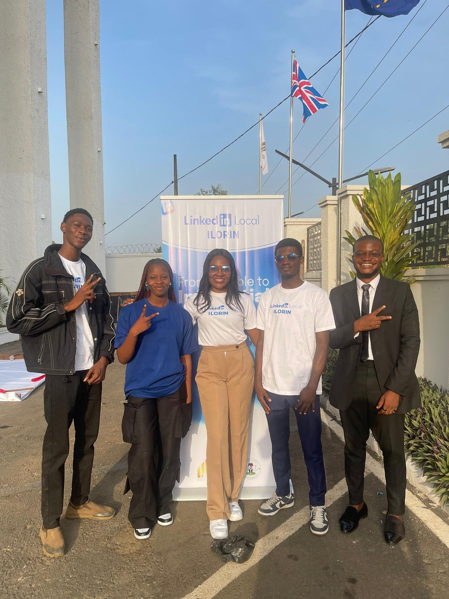 InnoEtobenume's tweet photo. U no come event wey I join organise keh?! 😂
It was everything and I am so proud to be the Publicity Lead/Organizing team for the LinkedIn-Local Ilorin 2.0 event! 💙
A big shout-out to my Organizing team🔥, attendees and all the wonderful speakers!!
#FromInvisibleToInfluential https://t.co/RPpnhWw8np